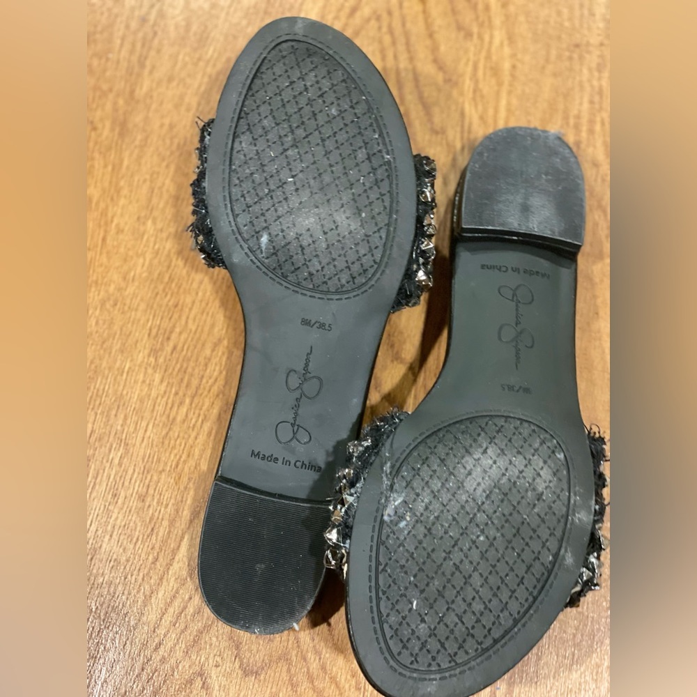 Jessica Simpson slides - Picture 2 of 2
